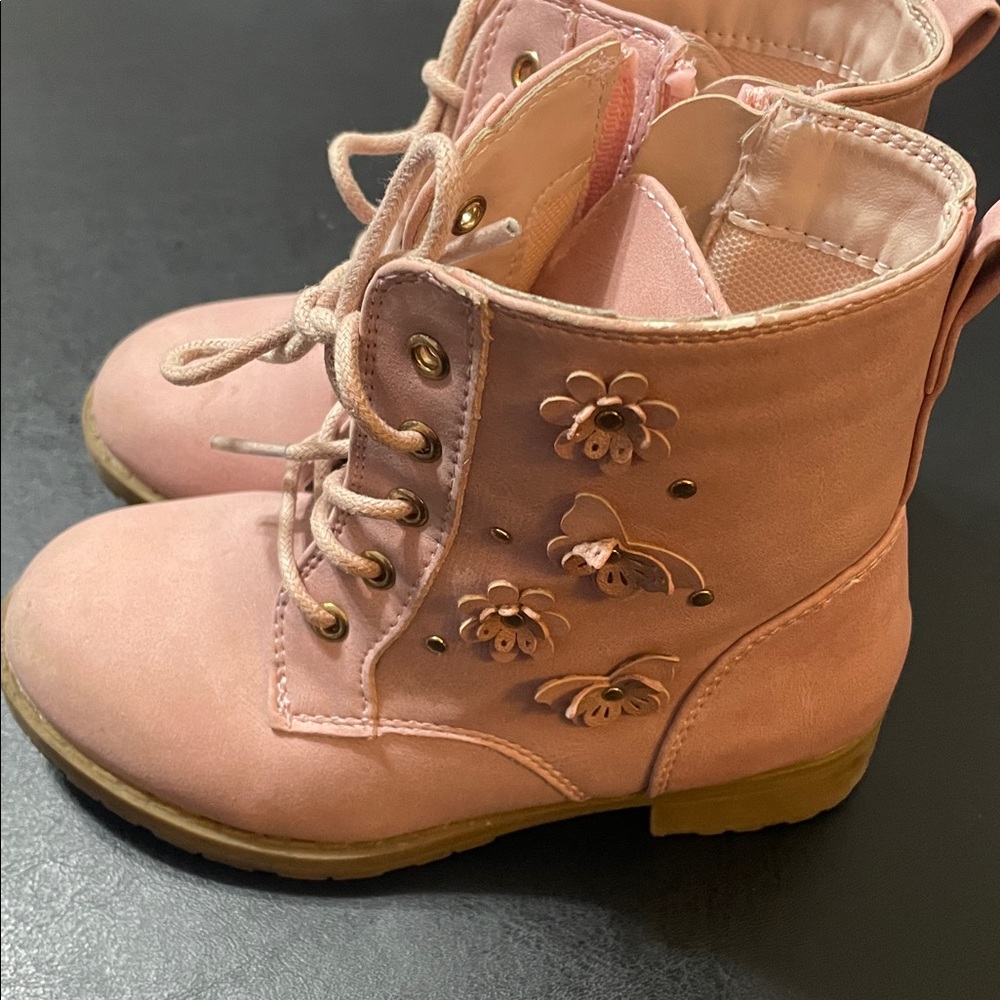 Kids Pink Sugar Lace-Up Flower Accent Boots Sz.10 gently loved